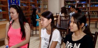 Герои наших романов… Байкер, сурдопереводчик, студентка — что их объединяет?