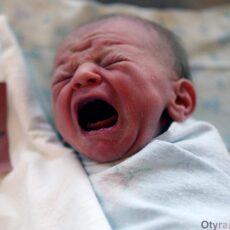 Ювелирная точность: в Шымкенте спасли зрение младенцу-крохе Иллюстративное фото