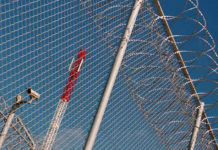 Пограничники пресекли провоз контрабандных китайских пуховиков и ювелирных изделий