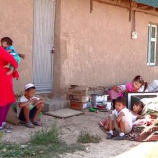 В Шымкенте женщина и пятеро ее детей остались на улице