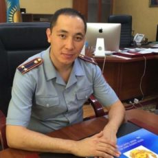 Начальник МПС Шымкента Данияр Мейрхан прокомментировал скандальное видео с полицейским Данияр Мейрхан