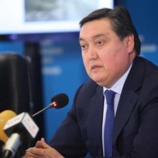 А. Мамин: «Держать на контроле вопрос по недопущению возникновения социального напряжения в трудовых коллективах