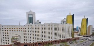 У кого в Казахстане самая высокая зарплата