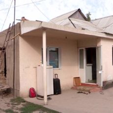 В Шымкенте начали сносить строения над аварийным коллектором в поселке Чапаевка