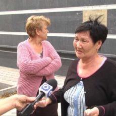 Мусорные контейнеры под окнами жилых домов в микрорайоне Шымкента превратили жизнь людей в зловонный ад