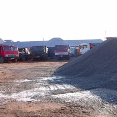 В Шымкенте не могут избавиться от незаконной торговли на въезде в город