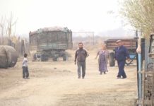 Жители села Каракыр Мактааральского района просят помощи у акима ЮКО