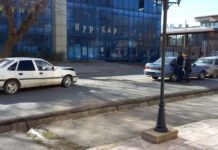 Из-за пешеходов в Шымкенте столкнулись сразу три автомобиля