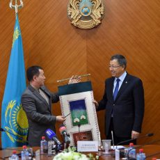 Аким ЮКО обсудил с кыргызским консулом планы на будущее