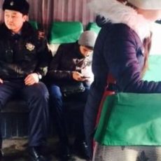 Полицейские Шымкента пересели в общественный транспорт