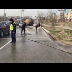 Нерадивых застройщиков в Шымкенте заставляют мыть асфальт