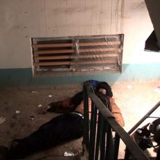 Причину смерти мужчины в подъезде многоэтажки Шымкента устанавливают криминалисты