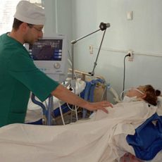 В ЮКО школьница с диагнозом «ботулизм» уже месяц находится в коме