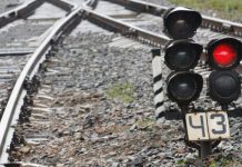 12 поездов задерживается в Казахстане из-за схода грузового состава