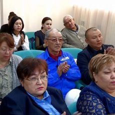 Трудовые заслуги работников шымкентского НПЗ отметили медалями и грамотами