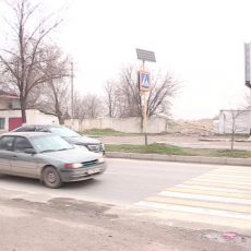 Обезопасить пешеходный переход на проспекте Тауке хана невозможно?
