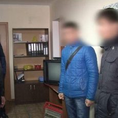 В Шымкенте торговцев сотками на «Гаранте» проверили полицейские