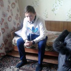 Шымкентский школьник Максим Фролов вернулся домой Максим Фролов пришел домой