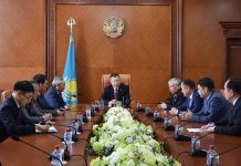 Аким ЮКО встретился с депутатами Мажилиса Парламента РК