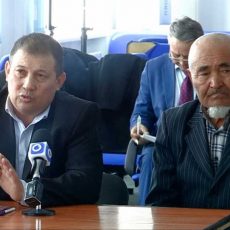 Жители Толебийского района ЮКО задали партийцам очень неудобные вопросы