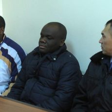 В Генпрокуратуру поступило обращение от заключенных в Шымкенте нигерийцев о переводе на Родину Нигерийцы на скамье подсудимых