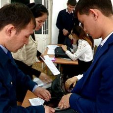 В школах Южного Казахстана ученики не пользуются смартфонами В школах Южного Казахстана ученики не пользуются смартфонами