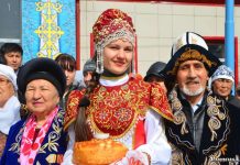 С признательностью друг к другу День благодарности в Казахстане