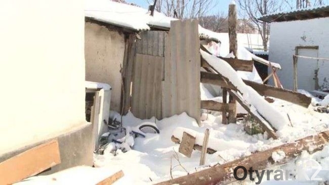 В Шымкенте обвалился жилой дом