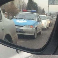 В Шымкенте полицейский оштрафован через два часа после публикации фото в соцсетях