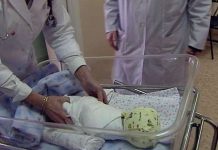 Добряки Шымкента собирают помощь для новорожденной девочки Новорожденную девочку бросили на улице