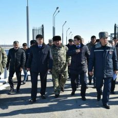 По руслу Сырдарьи в ЮКО будут построены дамбы Жансеит Туймебаев провел совещание на Коксарайском контррегуряторе