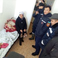 Спасатели ЮКО успели доставить к восьмилетней девочке хирурга Спасатели привезли врача к ребенку