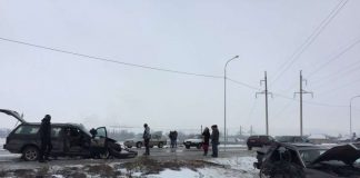 В крупном ДТП на Ленгерской трассе пострадали пять человек