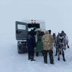 Двое суток искали заблудившихся в буран егерей в заповеднике Аксу-Жабаглы Спасатели обнаружили егерей