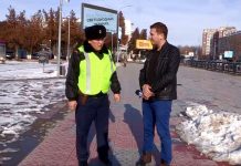 Шымкентский полицейский сделал доброе дело и стал известным на всю страну Шымкентский полицейский сделал доброе дело и стал известным на всю страну