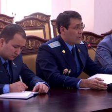 Прокуроры ЮКО: оплата счетов — гарантия выезда за рубеж