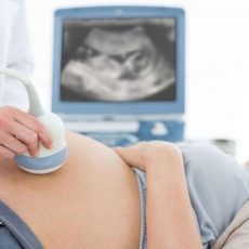 Минздрав заявил о снижении материнской смертности на 35% УЗИ беременной