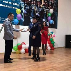 Данияр Мейрхан: «В полиции без женщин никак!» В МПС Шымкента поздравили женщин
