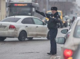 Казахстанским полицейским остается только махать руками