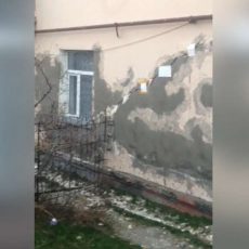 В Ленгере разваливается многоквартирный жилой дом В Ленгере разваливается дом