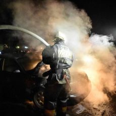 Праздничные дни в ЮКО: Три человека погибли в пожаре, 1046 заболевших доставлено в БСМП Тушение пожара