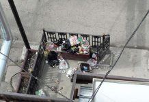 Мусорная свалка возле дома Мусорная свалка возле дома