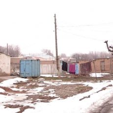 Дворовую площадку в поселке ЮКО построили не во дворе многоэтажки Село Шаян в ЮКО