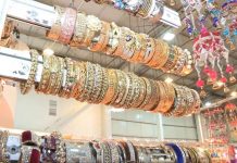 Яркими красками и ароматным чаем встречает шымкентцев индийская выставка Индийская выставка