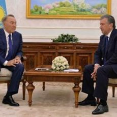 Назарбаев: Новое руководство Узбекистана сняло барьеры Президенты Казахстана и Узбекистана в Акорде