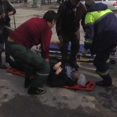 В Шымкенте на пешеходном переходе водитель сбил двух девушек Сбил девушек на перекрестке