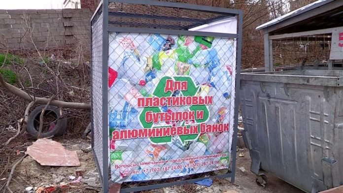 Новые мусорные контейнеры в Шымкенте