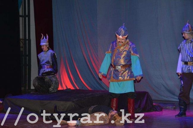 В Туркестане торжественно открылся международный фестиваль театров тюркского мира