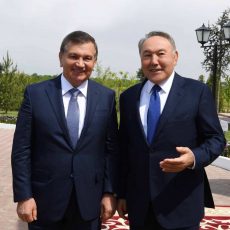 Нурсултан Назарбаев в ЮКО встретился с президентом Узбекистана Шавкат Мирзиёев и Нурсултан Назарбаев
