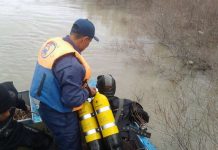 В ЮКО на реке Арысь водолазы ведут поиски 25-летнего парня Водолазы на реке Арысь